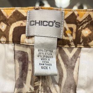 🔥 Closet Clear Out 🔥. Chico's Geometric Brown and Cream Shorts